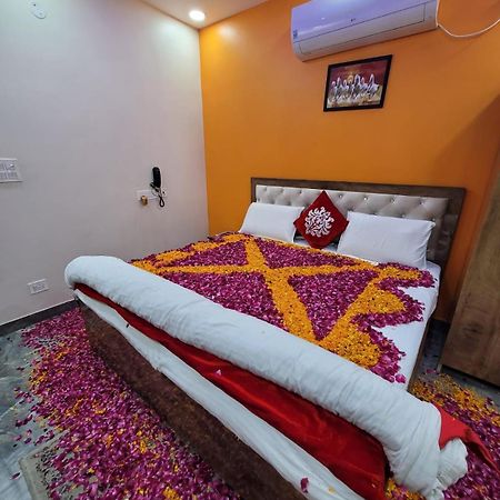 The Swiss Residency Hotel Greater Noida Bagian luar foto